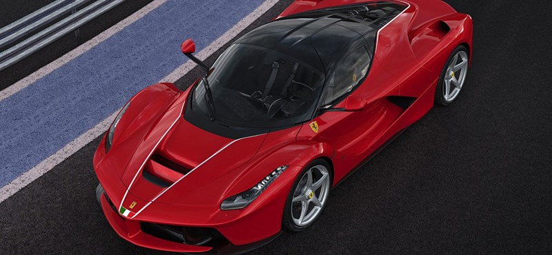 Olyan eszköz van a Ferrarikban, ami visszatekeri a kilométerórát