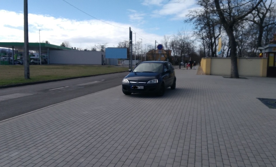 VIGYÁZAT: Hiába a közfelháborodás, visszatért a kamerás Corsa!