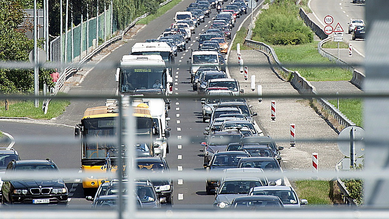 Tényleg ijesztő lenne az olcsóbb autópálya-matrica?