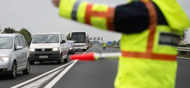 Figyelem, két ponton is szűkítik az M1-est