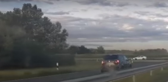 Mióta mehetett szembe a forgalommal??? (VIDEÓ)