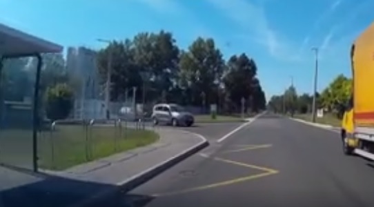 Mindig,mindkét irányba nézz körül! (VIDEÓ)