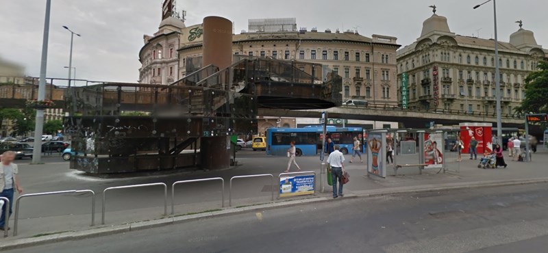 Bontják a Nyugati téri gyalogoshidat