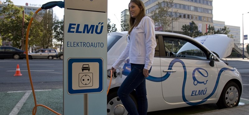 Vége lehet az elektromos autók ingyen töltésének – de hogyan kell fizetni utána?