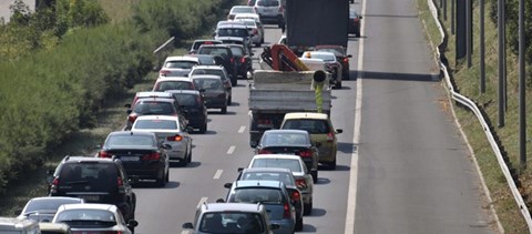 Hatalmas dugó van az M7-esen Balaton felé
