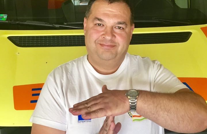 Úgysem találod ki, mit tett a mentősofőr aki előtt lefulladt egy tanulóvezető