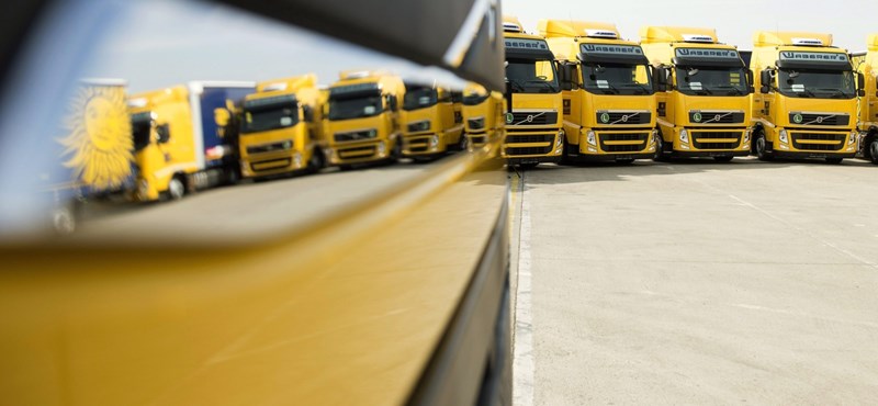 Önvezető kamionokat teszteltek az M1-esen