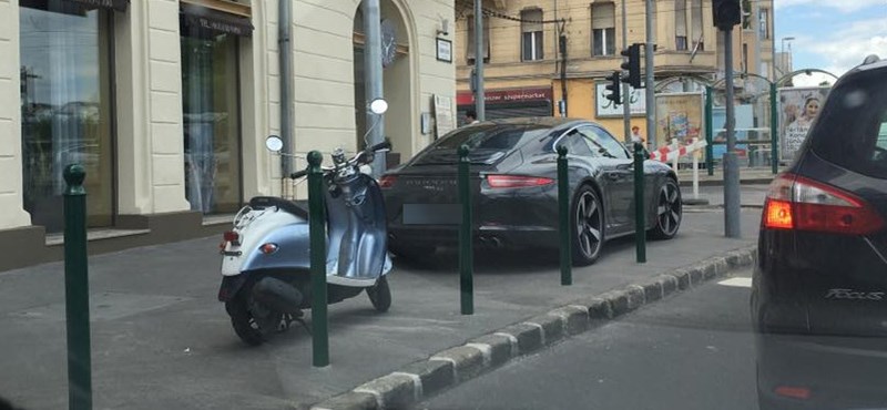 Tucatjával vannak a fotók a neten a járdán szabálytalanul parkoló autókról, de tudjuk, mi a szabályos?