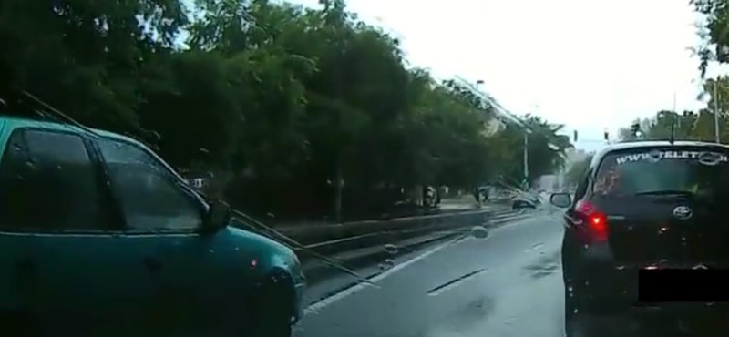 A suzukis, aki mindenkinél jobban siet a városban