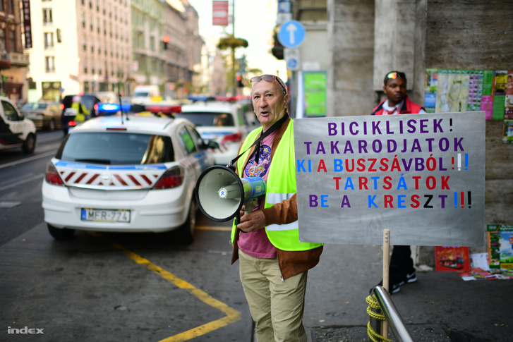 Ma reggel tüntetés volt a Rákóczi úton!