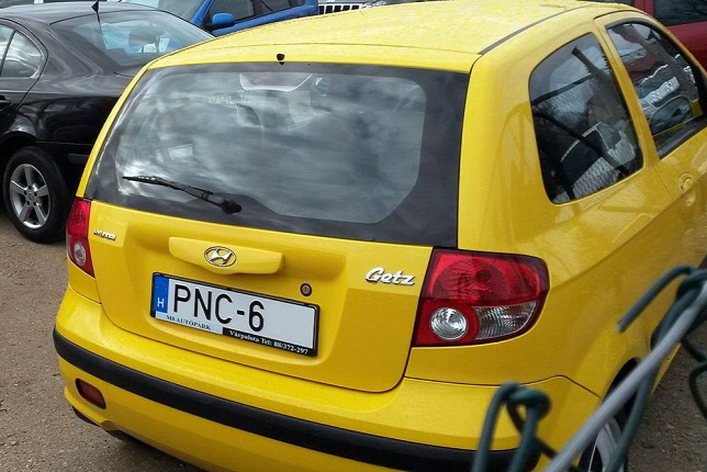 Megjöttek a női nemi szervre utaló magyar rendszámok, fotó van róla