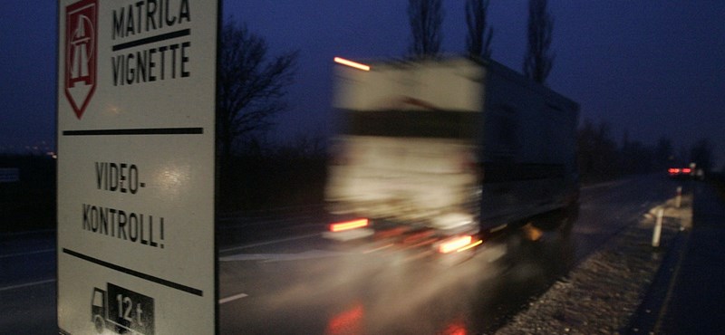 Megváltoznak a bírságolási szabályok az e-útdíjra