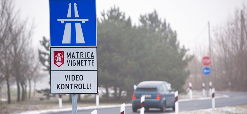 A fizetős utakra tévedő autósok egy óra könnyítést kapnak jövőre