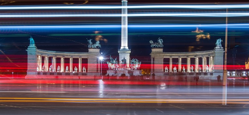 Hármas karambol volt a Hősök terénél