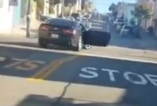 VIDEÓ: Az út közepén driftelt, megbüntette a sors