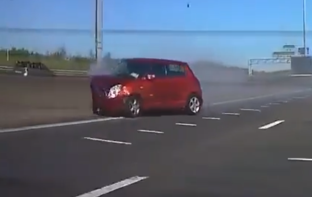 VIDEÓ: Elvették a jogosítványát, újra kell vizsgáznia és félmilliós büntetést kell fizetnie ezért az előzésért
