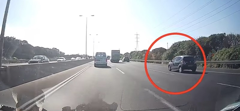 Videó: Mentő elé akart bevágni a vadul előző suzukis, de elszámította magát