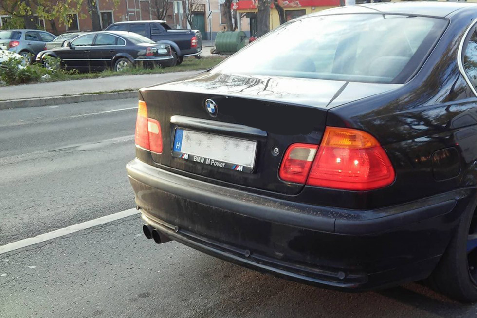 Saját autóján figurázza ki a BMW-s társadalmat egy hazai BMW-s