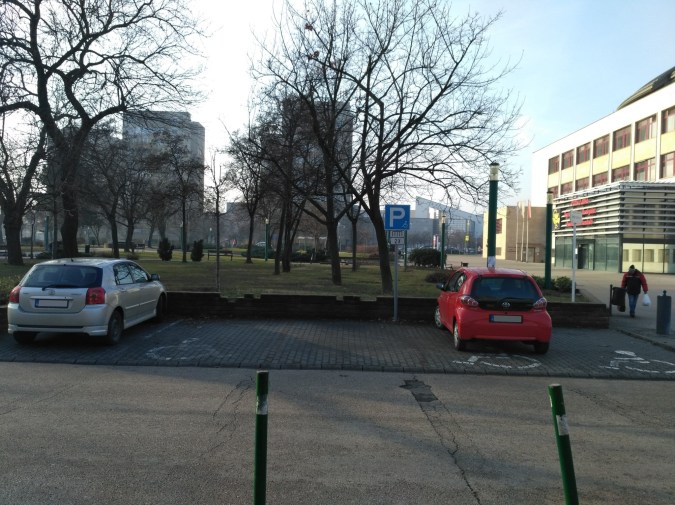 Vigyázz Csepelen, a Görgey Artúr téri parkolóban