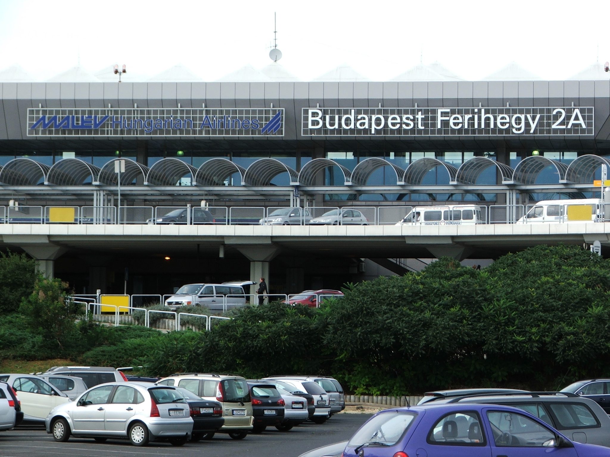 Reptéri parkolás helyett bérbe adnád a kocsid, amíg távol vagy???
