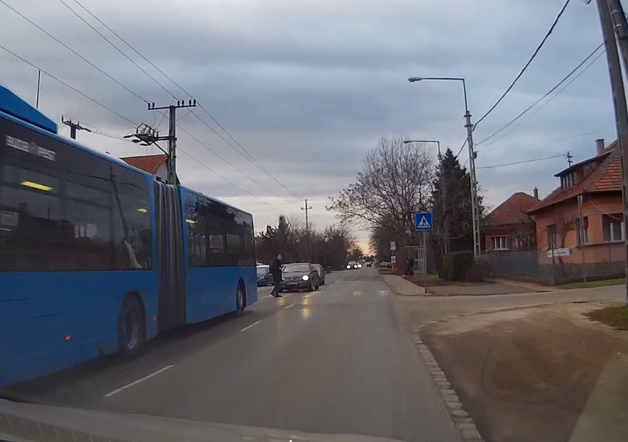 Gyalogosként ezzel a körültekintéssel mentheted meg az életed – VIDEÓ