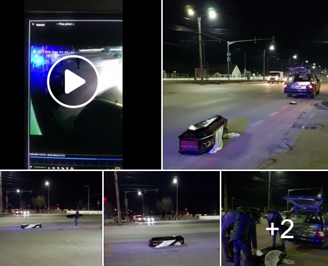 Halottal együtt esett ki az autóból a koporsó a főútra