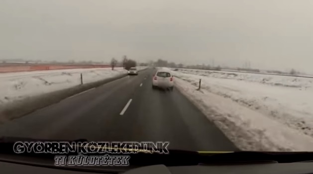 Szirénázó mentőt tartott fel egy hazai autós, utána meg is magyarázta