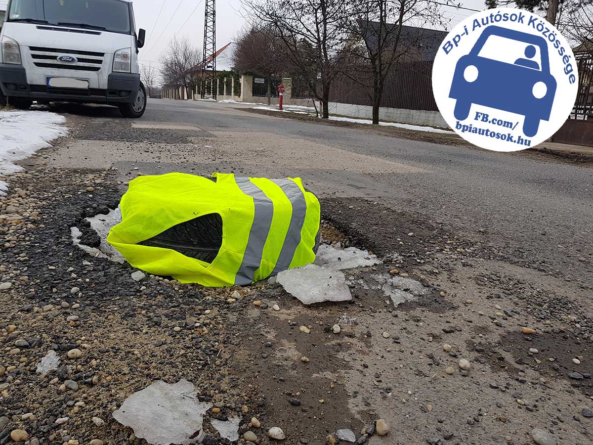 Láthatóvá tettük a gumiabronccsal jelzett kátyút a Bethlen Gábor utcában