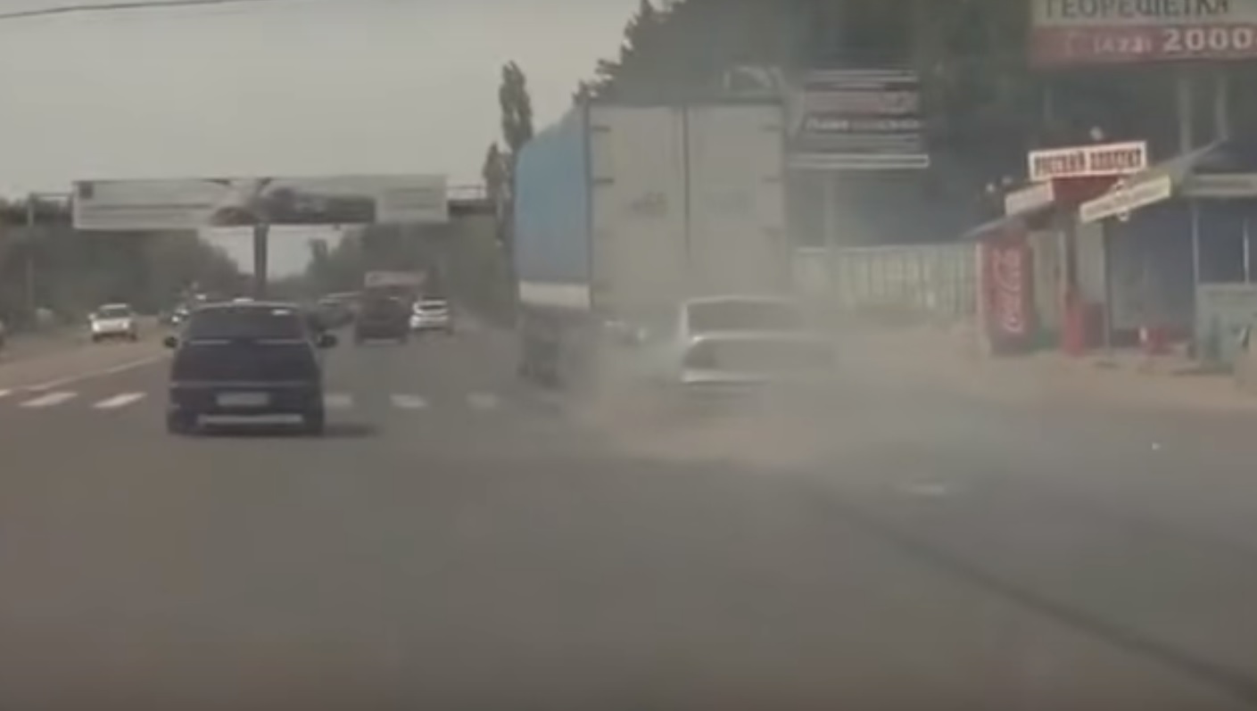 VIDEÓ: 3 másodperc nem figyelés és annyi…