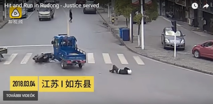 Videó: Elütött egy robogóst majd cserbenhagyta, de a többi autós a nyomába eredt