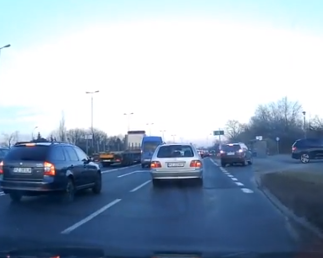 VIDEÓ: Megalkották a tökéletes „bunkócsapdát” a lengyel rendőrök!