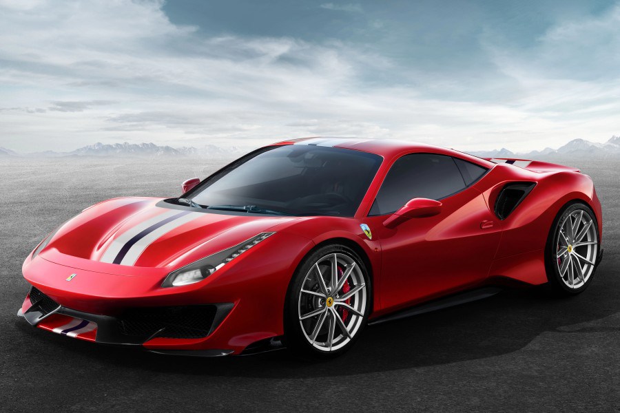 Magyarosan csengő nevet kapott a Ferrari új üdvöskéje a 488 Pista