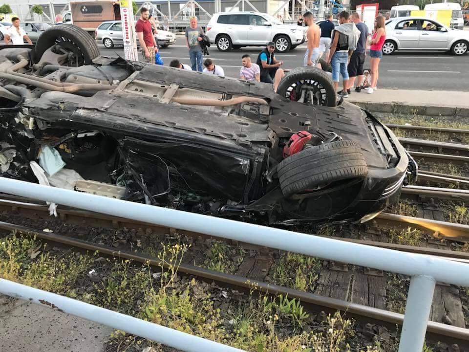 Fotók a tegnap délutáni Üllői úti balesetről