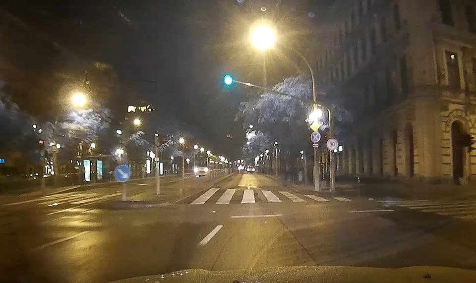 Igen, a körúton sok helyen csak 30-cal szabad menni!