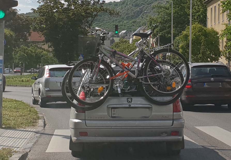 Bicikliszállítás: Hogyan és HOGYAN NE szállíts biciklit!