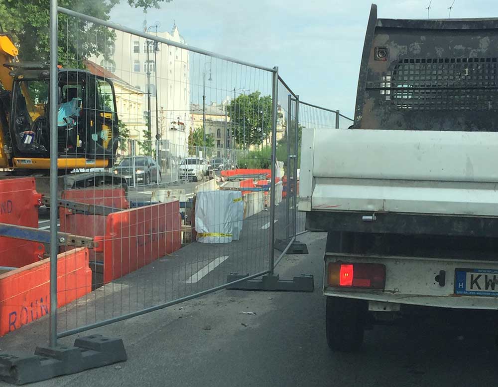 Elképesztő ami a Dózsa György út Hősök terénél lévő szakaszán megy…