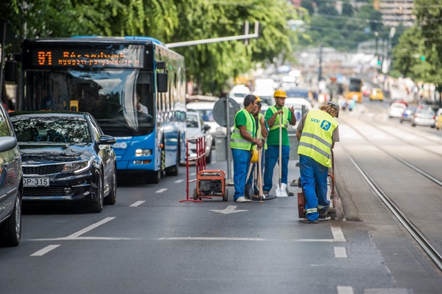 Nem elég a káosz, még a 4-es, 6-os további szakaszát is felbontják