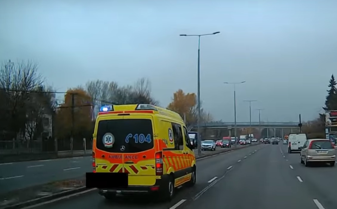 Interjú egy mentősofőrrel, a tűzoltó öngyilkosságának okai kapcsán