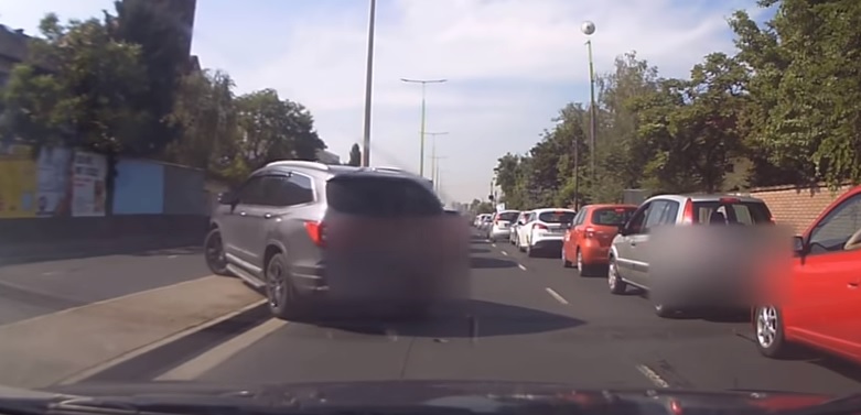 Videó – Erre simán jó egy SUV, de azért inkább ne csináld