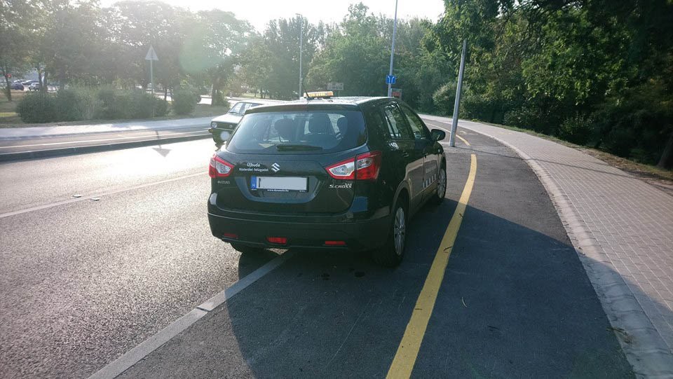 FOTÓK: Közterület-felügyelet példamutatás a 11. kerületben? (Nem tudjuk villogott-e a sárga…)
