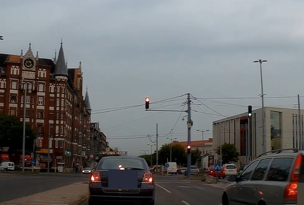 Ebben a VIDEÓBAN is van baj rendesen a fejekben