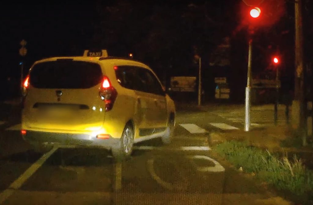 Demonstrációkkal, hídlezárással fenyegetőzik egy taxis egyesület a Bolt miatt