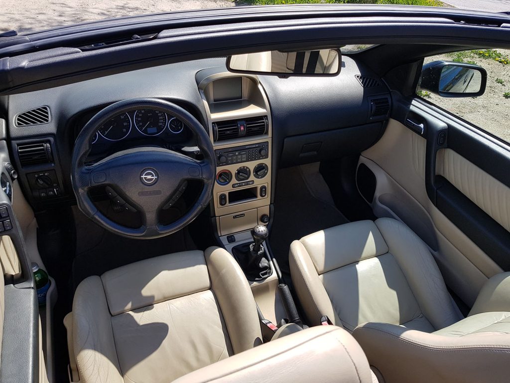 VIDEÓ: Úri huncutság, 1 millióért? Létezik! Opel Astra G Cabrio Bertone GigaMegaFull 2002