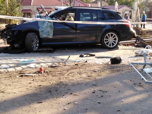 Fotók – Vonat és autó ütközött péntek délután a 17. kerületben, többen megsérültek