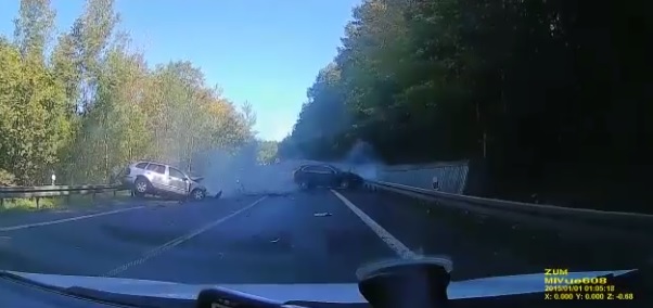 Videó – Ferrari, Porsche és Mercedes versenyzett Szlovákiában, egy embert megöltek