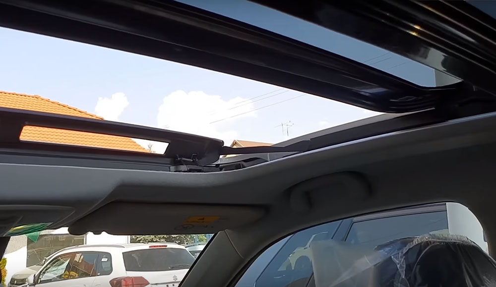 VIDEÓ: A legnépszerűbb autó Magyarországon a Suzuki Vitara, melyből a GIGAMEGAFULL felszereltség így néz ki belül
