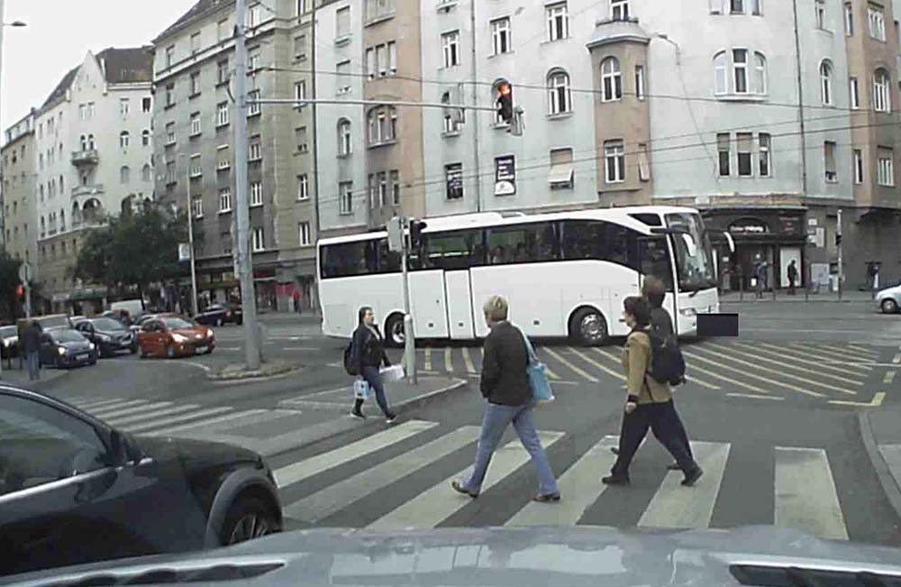 VIDEÓ: A hónap manővere busszal, a Mechwart ligetnél