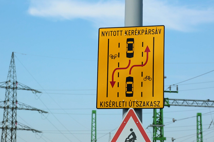 Láttál már ilyen táblát? Jegyzed meg, mert terjedni fog. Elmagyarázzuk mi ez.