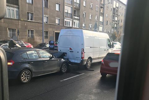 Baleset történt az Üllői úton az Ecseri út – Határ út közti szakaszon
