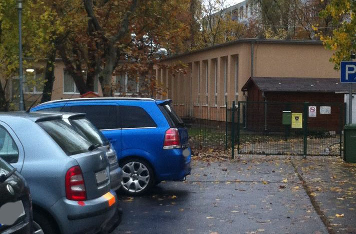 Sokan nem tudják: GYERMEKSZÁLLÍTÁSI VÁRAKOZÁSI HOZZÁJÁRULÁS igényelhető az adott parkolási zónában